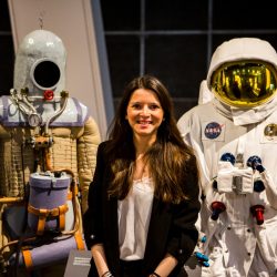 Mariona Badenas: "Cal explorar nous planetes per viure-hi quan el Sol engoleixi la Terra"